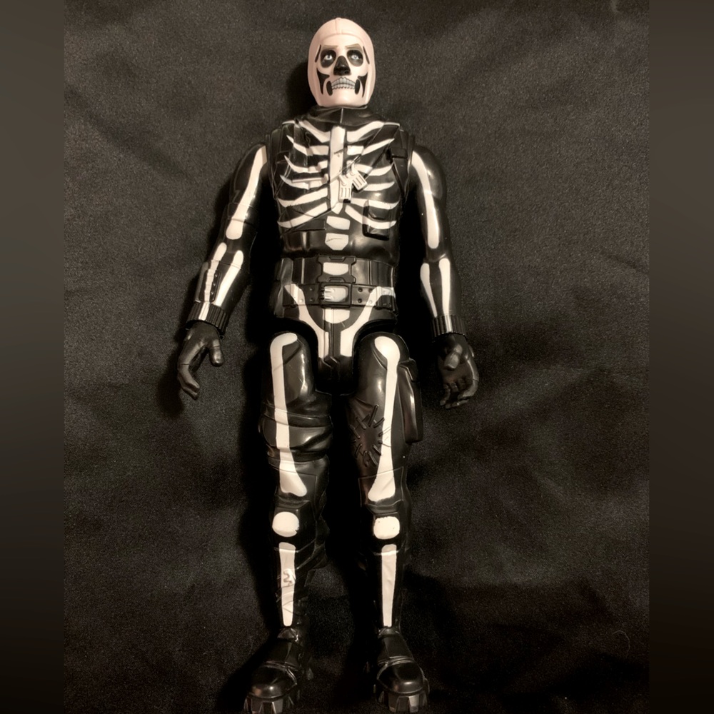 Fortnite Skull trooper Figure Epic Games Toy